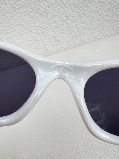 00s Vintage Oakley Minute 1.0 Gen 2 Pearl White Black Iridium Sunglasses